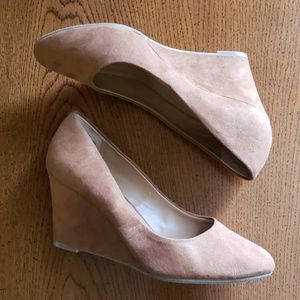 Attention faux suede wedge shoes